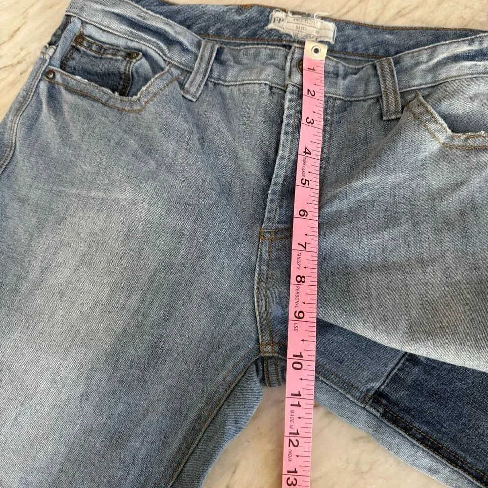 Free People Patched and Relaxed Skinny Camp Jeans raw hem size 30